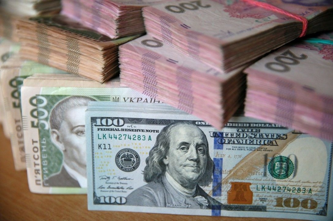 В НБУ рассказали, где украинцы могут купить безналичный доллар по 36,6 грн