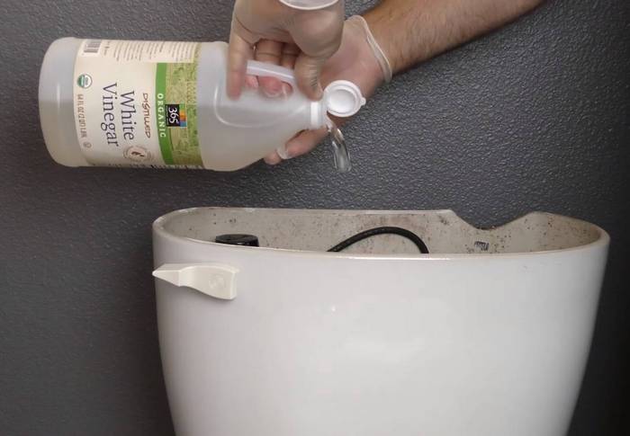 Как убрать налет с сантехники: одно копеечное средство, которое есть на каждой кухне