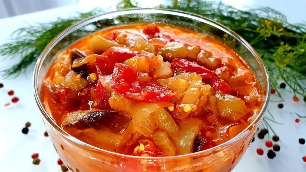 Салат “Десятка“: самый вкусный рецепт простой и сочной закуски на зиму