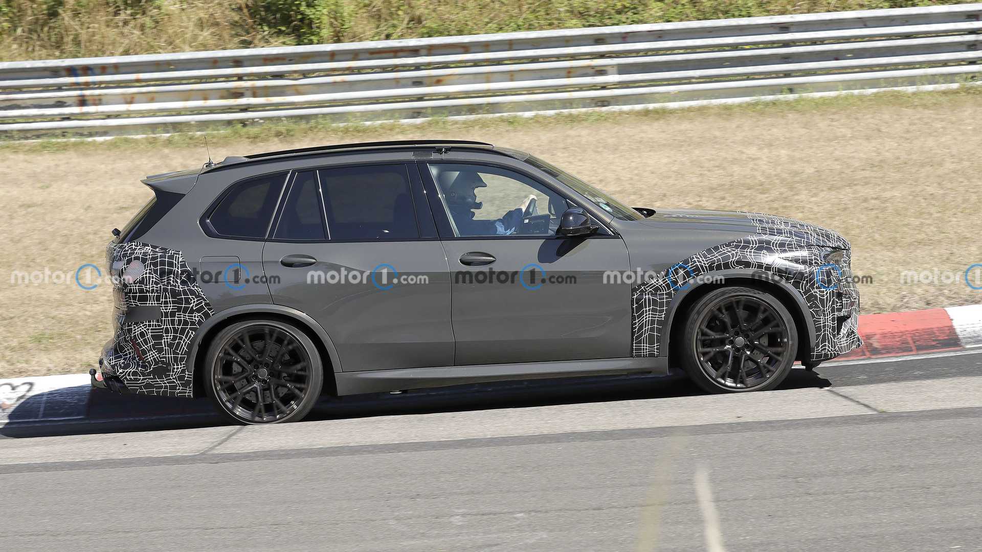 На треку Нюрбургрінг помітили оновлений BMW X5 M