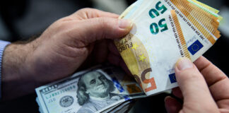 Доллар и евро в обменниках упали ниже 40 гривень: за сколько продают валюту 4 августа - today.ua