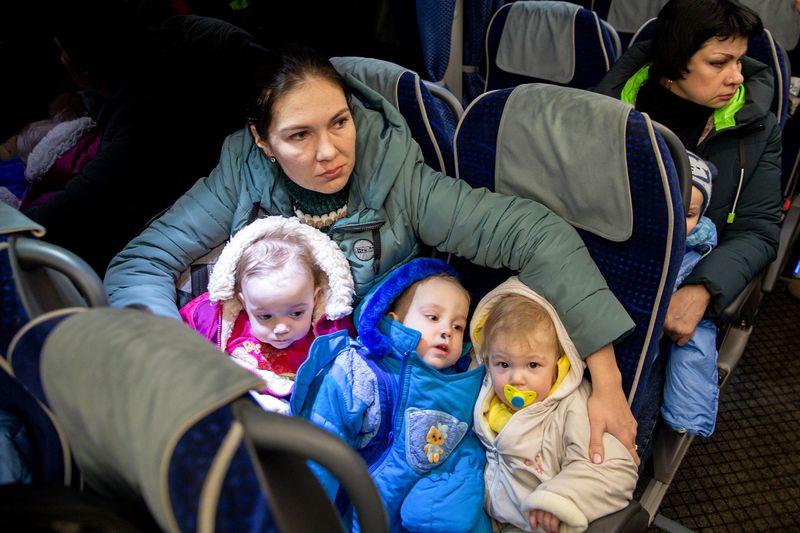 Эвакуация из Донецкой области: какие льготы получат переселенцы