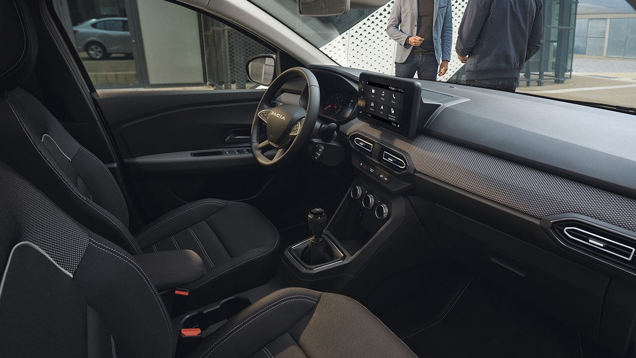 В Сети показали обновленный Dacia Logan