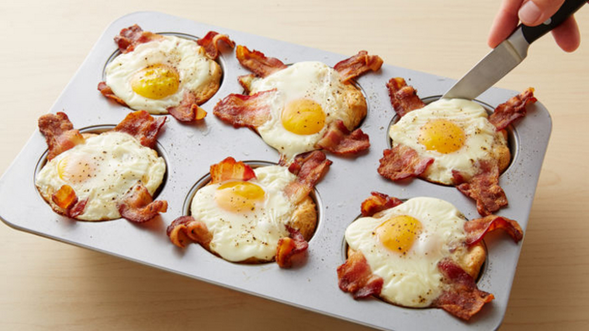 Кексы из бекона и яйца на завтрак: блюдо как в ресторане за 20 минут