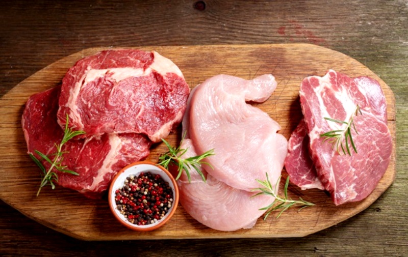 Мясо взлетело в цене: как изменилась стоимость свинины, курицы и других видов