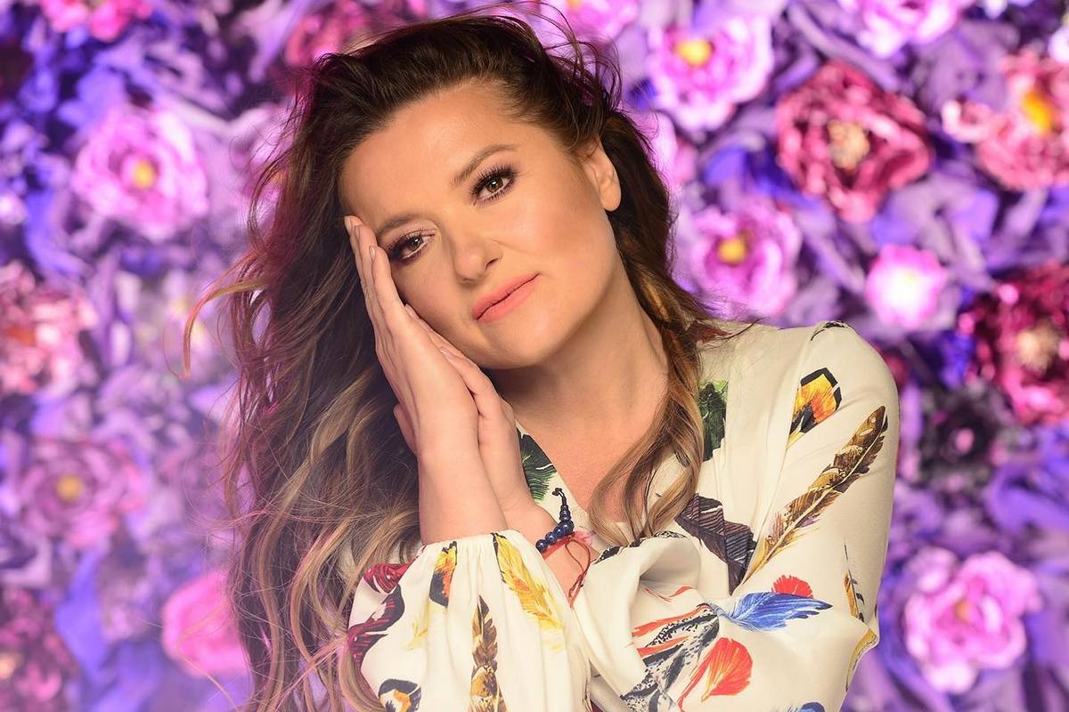 Сережки в форме V: Наталья Могилевская опозорилась при выборе аксессуаров - today.ua