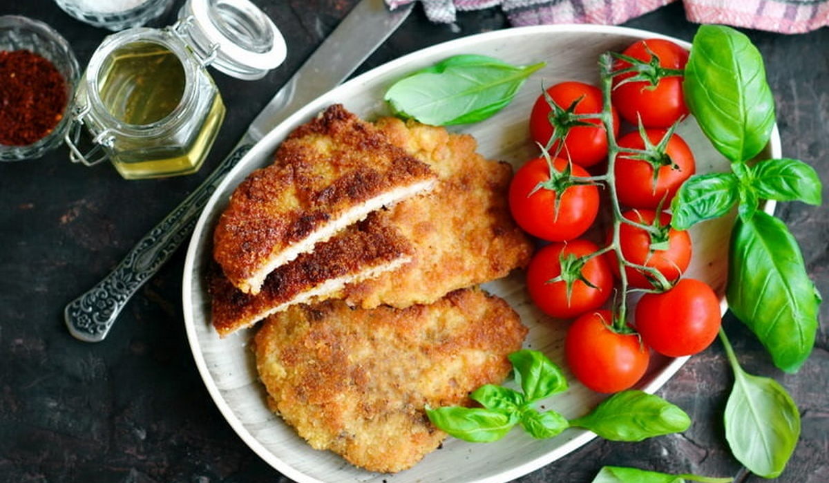 Отбивные получаются сухими: что нужно сделать с мясом перед готовкой, чтобы приготовить идеальное блюдо