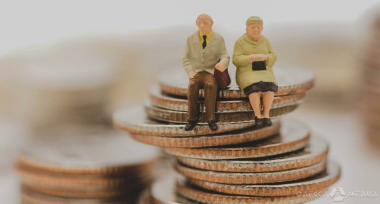 Пенсия за выслугу лет: кто может рассчитывать на выплаты, и какое условие нужно соблюдать - today.ua