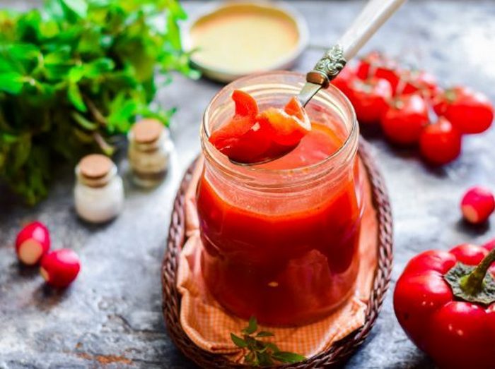 Болгарский перец в томатном соусе на зиму - рецепт консервации с минимальным количеством сахара