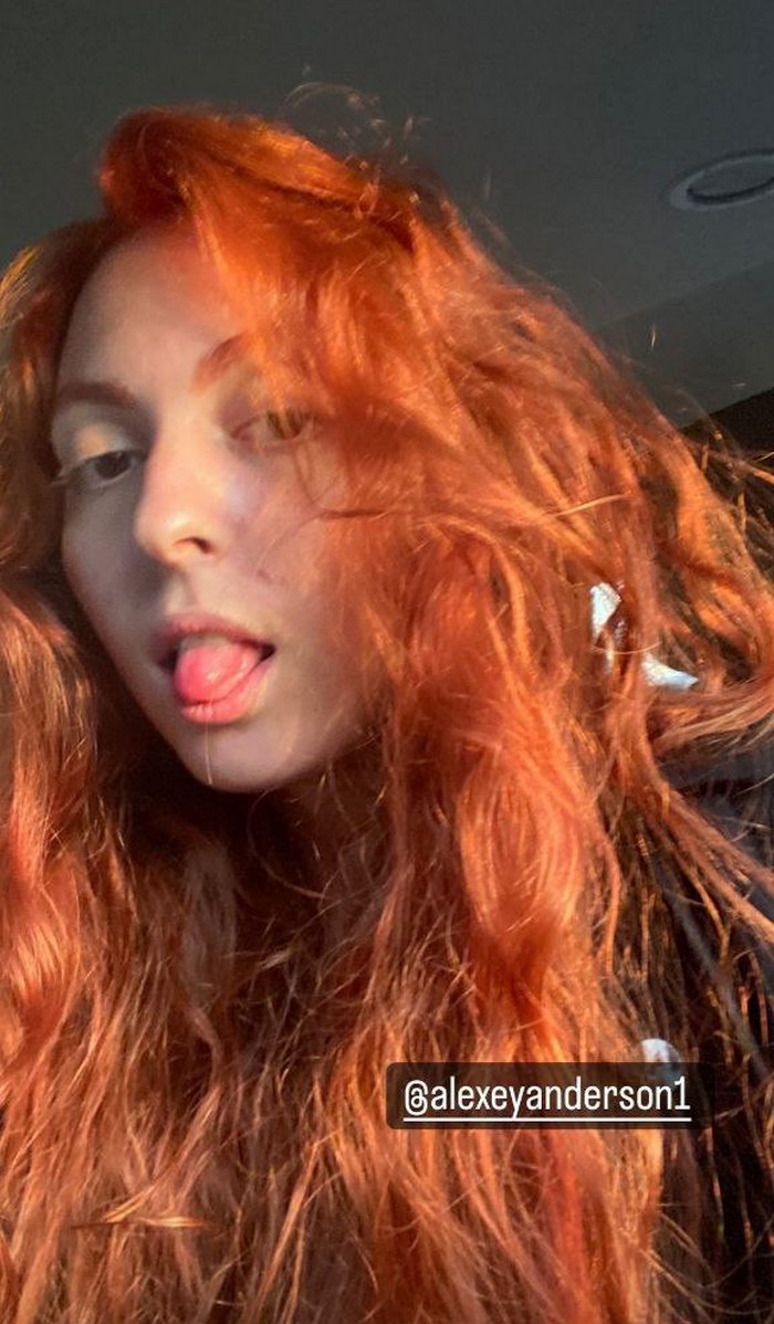Знову перефарбувалася: 17-річна донька Олі Полякової похвалилася новим кольором волосся