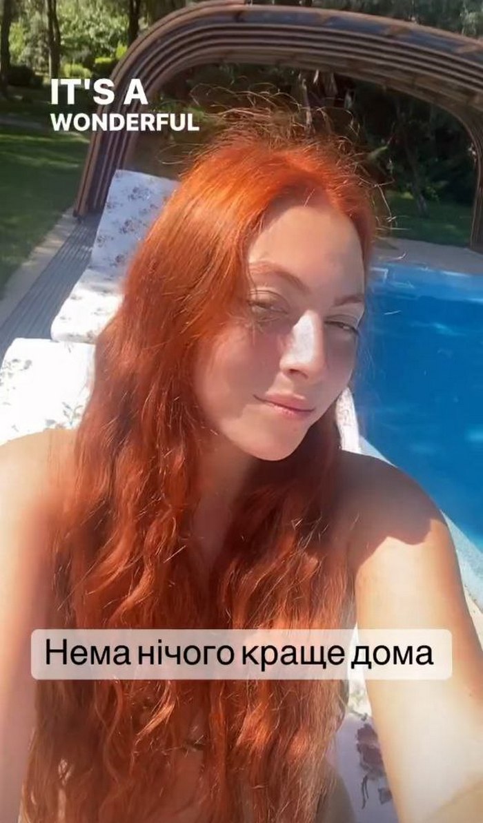 “Нема нічого краще дома“: 17-річна Маша Полякова в купальнику похизувалася кадрами з розкішної дачі