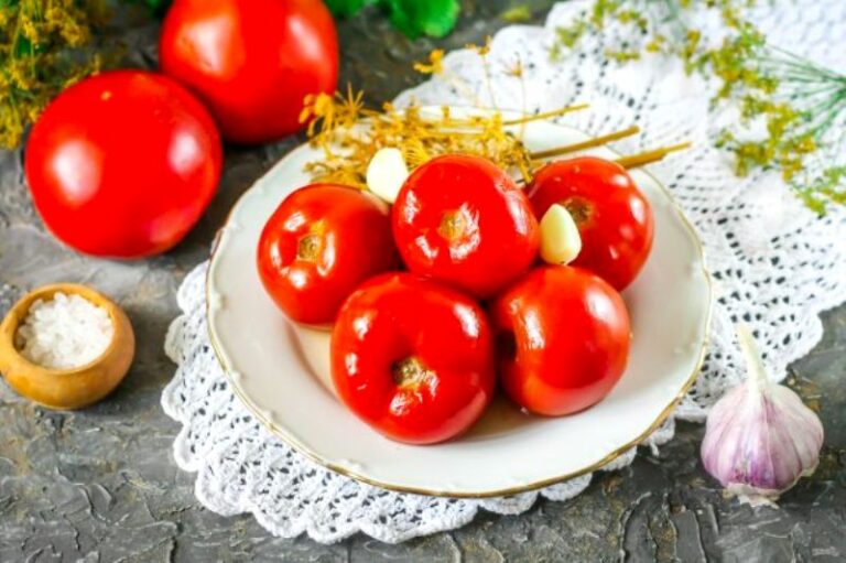 Квашеные помидоры без уксуса: как приготовить вкусную закуску по простому рецепту  - today.ua