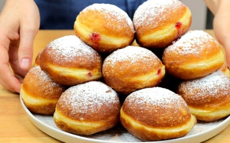 Сирні пончики всього за півгодини: рецепт смачного сніданку нашвидкуруч - today.ua