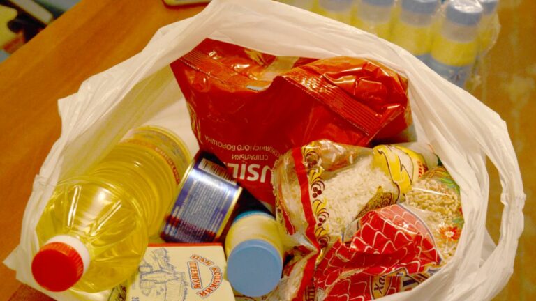 В Україні роздають сімейні продовольчі набори: як оформити допомогу - today.ua