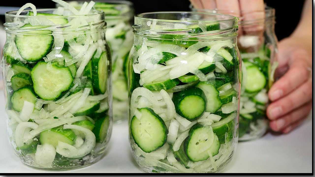 Що робити із огірками-переростками: рецепт найсмачнішого салату “Ніжинський“ на зиму 