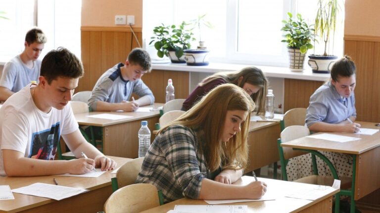 Не ко времени: школьное образование не будет переходить на 12-летнее обучение - today.ua