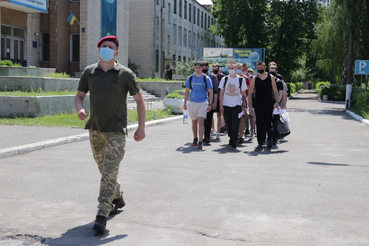 Мобілізація в Україні: кого із студентів іноземних вузів випускають на навчання за кордон