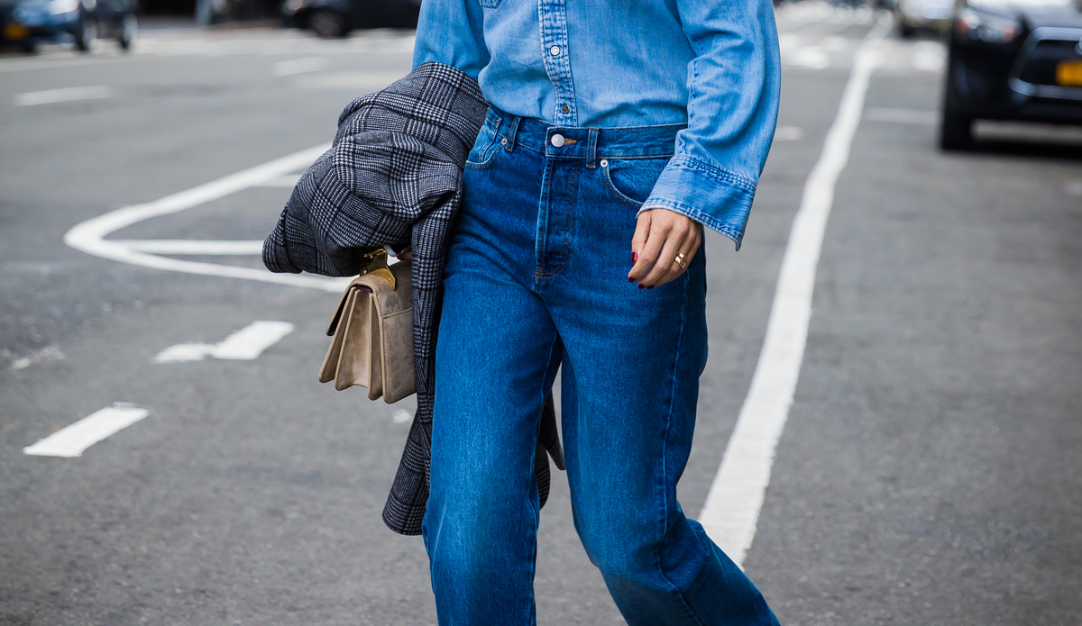 Для будь-якої фігури: названо ідеальну модель джинсів, яка створить ефект нескінченних ніг - today.ua