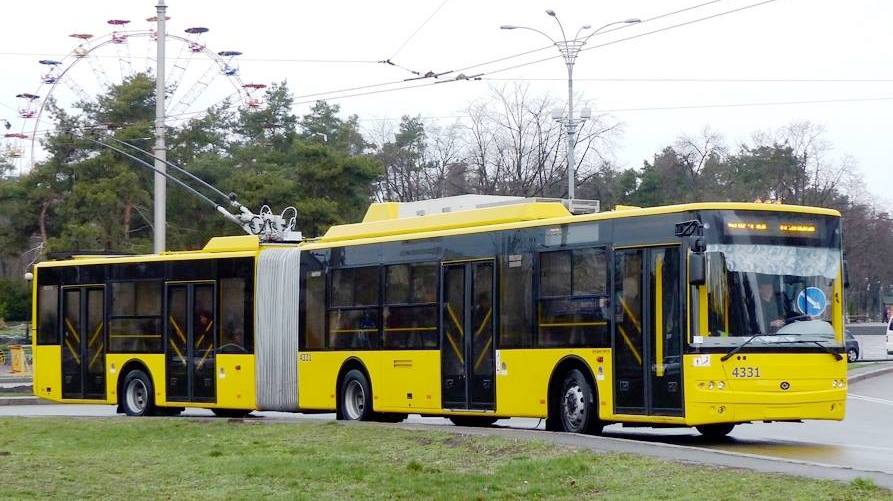 Громадський транспорт у Києві працюватиме по-новому: що зміниться для пасажирів з 1 серпня
