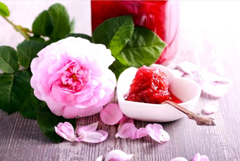 Варенье из роз: как приготовить необычайно красивое и вкусное угощение   - today.ua