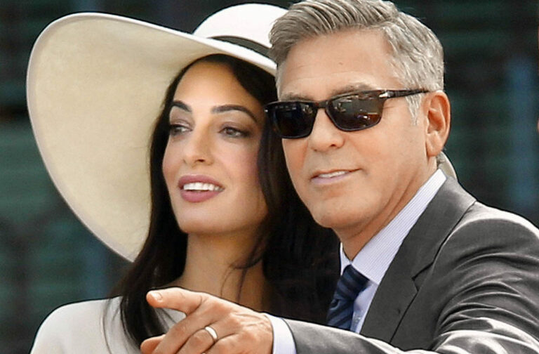 44-летняя жена Джорджа Клуни сменила два ярких наряда за день и похвасталась очень стройной фигурой - today.ua