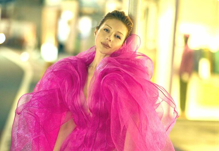 “Ось це форми“: Тіна Кароль у прозорих сукнях від українського бренду знялася на вулицях Токіо - today.ua