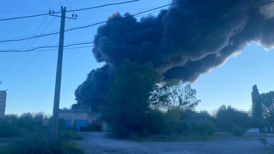 Чи будуть проблеми з паливом через нові обстріли нафтобаз – думка експерта