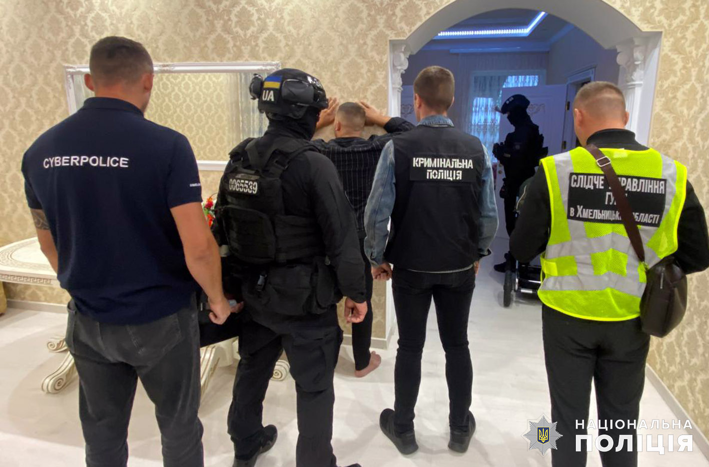 Шахраї обдурили 50 людей, обіцяючи пригнати авто з Європи