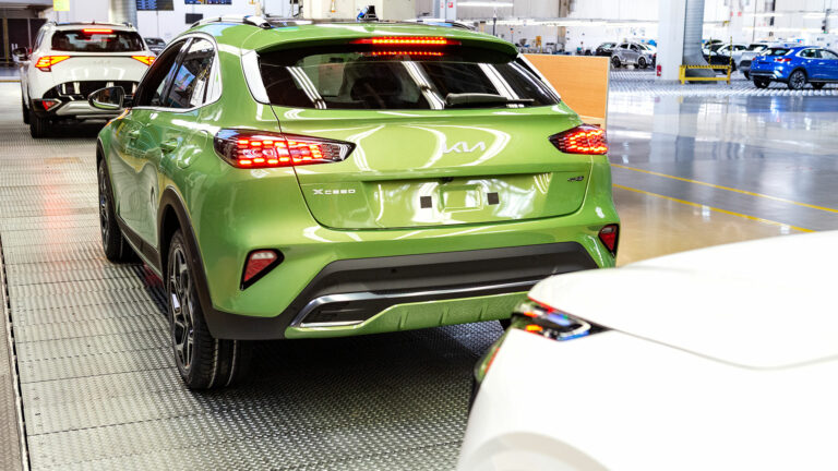 В Європі почалося виробництво нового кросовера Kia XCeed - today.ua