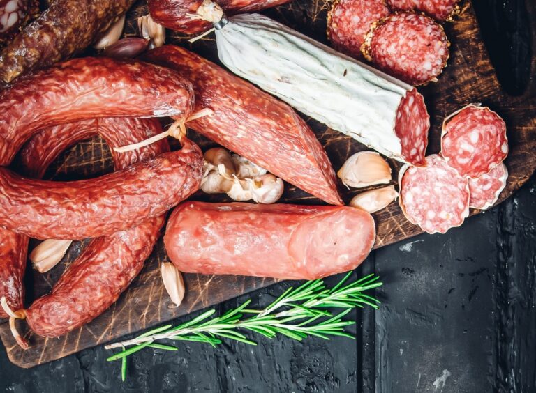 Дієтолог назвала найкориснішу ковбасу, яку можна їсти навіть тим, хто худне - today.ua