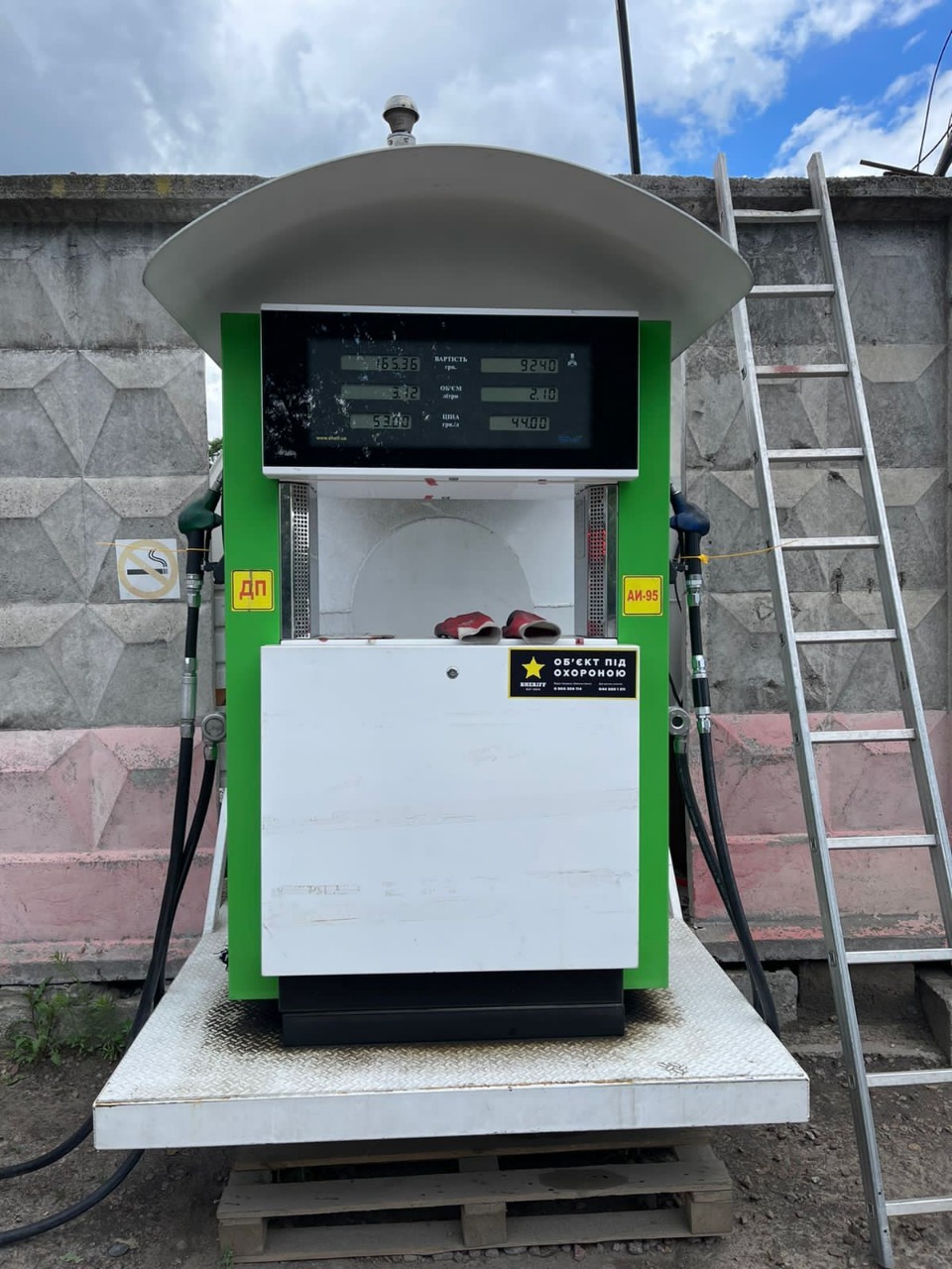 В Украине насчитывается до 400 нелегальных АЗС, - НАУ