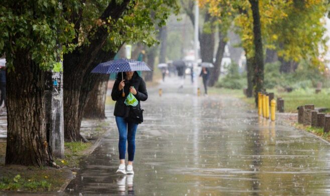 Украину зальет дождями: синоптики предупредили об изменении погоды накануне выходных - today.ua