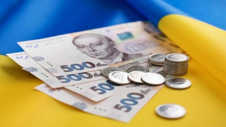 В Украине вырастет минимальна зарплата: стало известно, сколько будут получать украинцы - today.ua