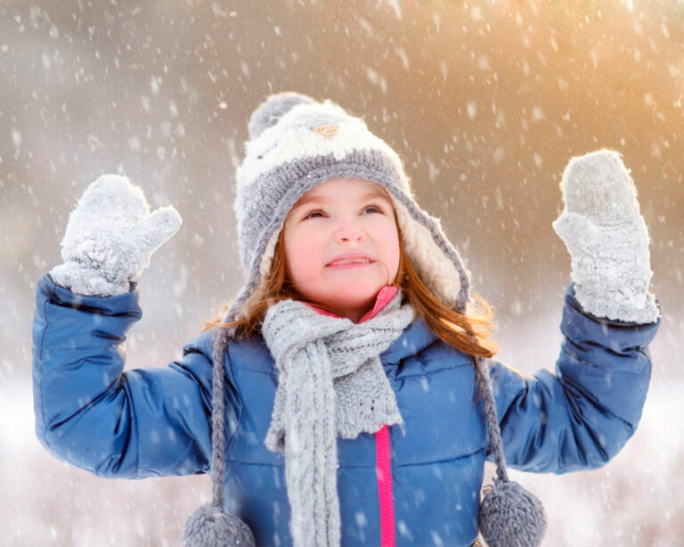 В Украине бесплатно обеспечат детей теплой одеждой на зиму: как получить помощь - today.ua