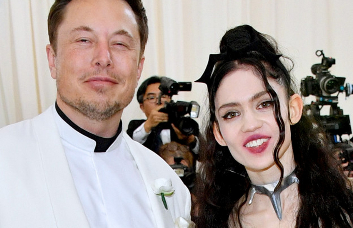 Бывшая девушка Илона Маска сделала пластику и показала свое лицо в синяках