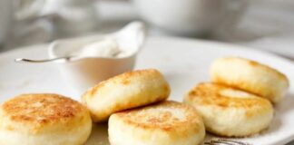 Без смаження та олії: рецепт смачних сирників у духовці за 20 хвилин - today.ua