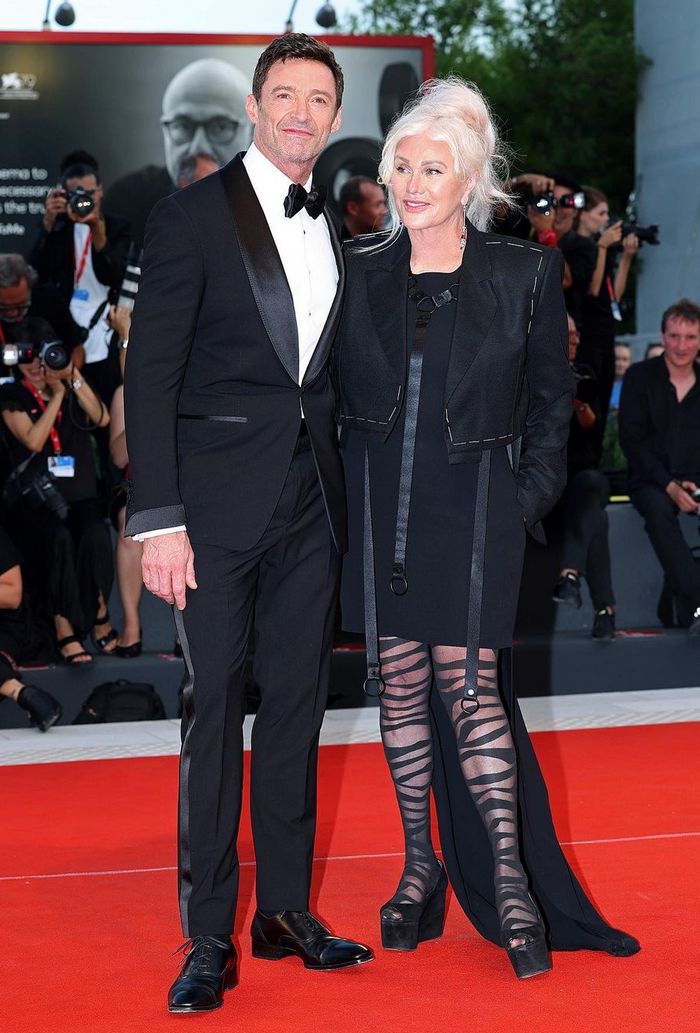 “Что на ней надето?“: жена Хью Джекмана насмешила нарядом на Венецианском кинофестивале