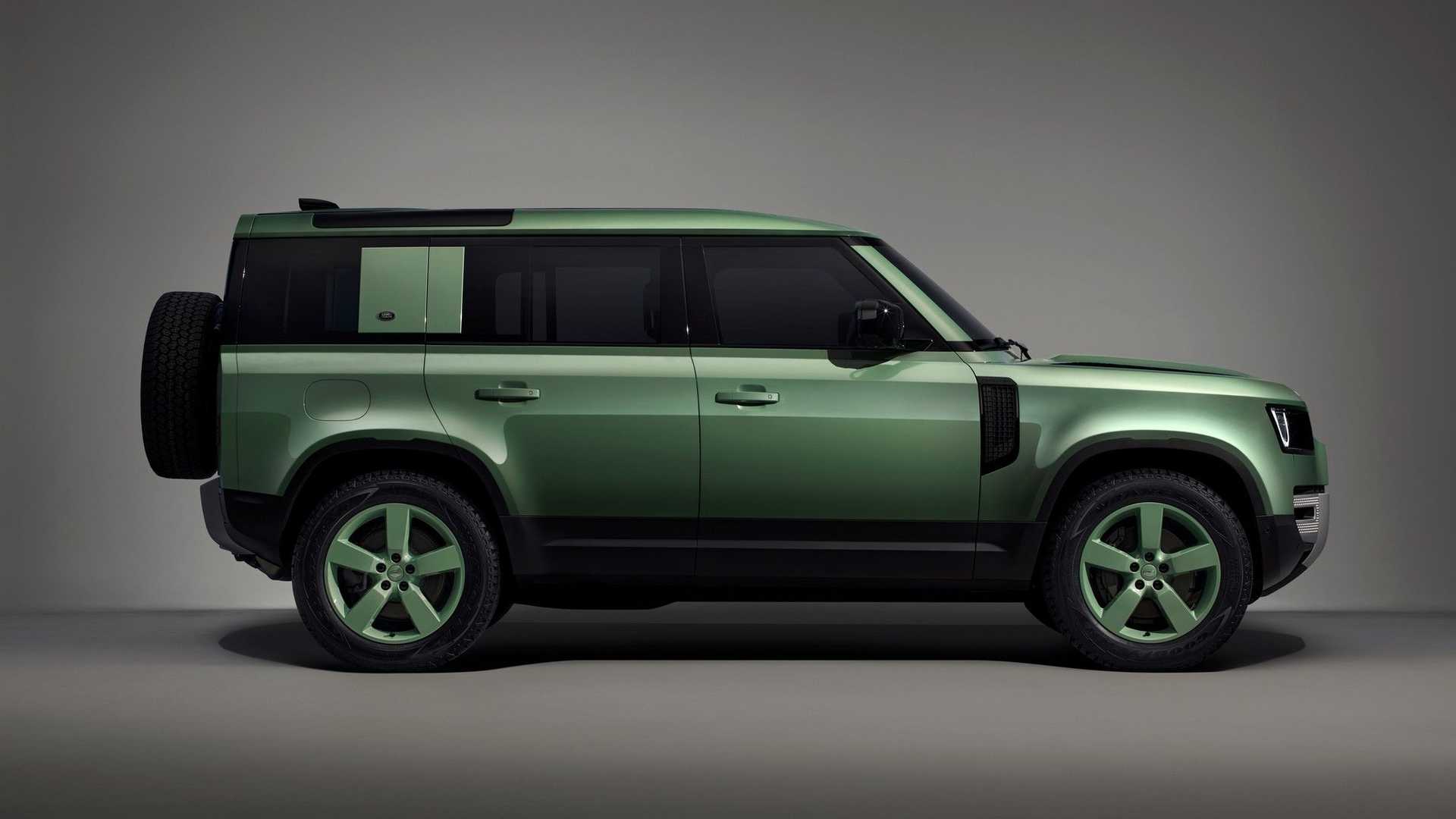 Культовый Land Rover Defender получил юбилейную спецверсию