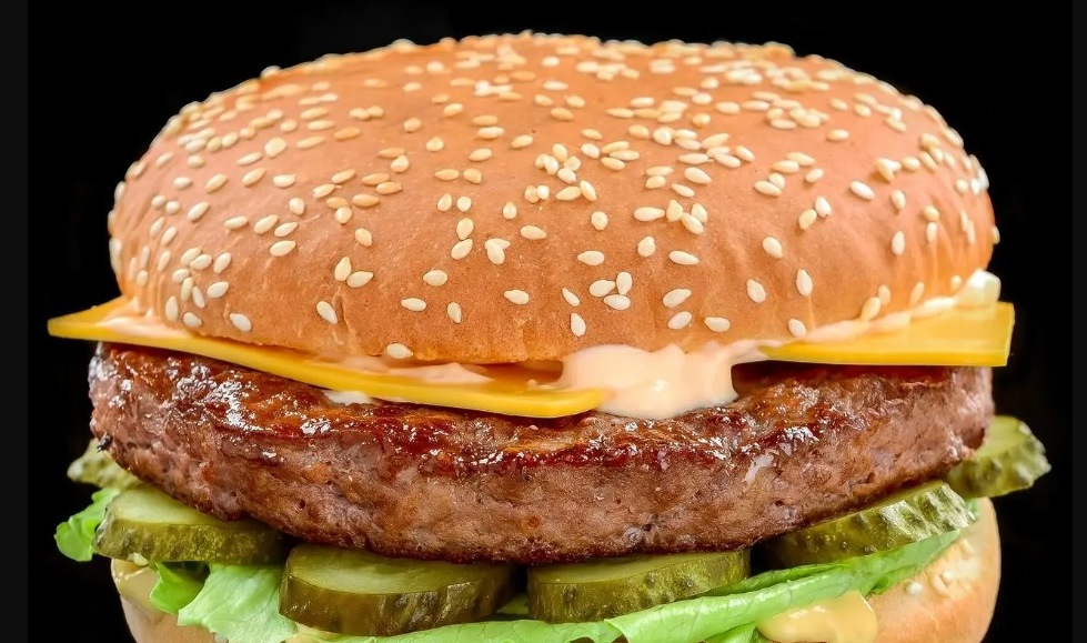 Котлеты как в McDonald's: как приготовить сочное мясо по рецепту Евгения Клопотенко