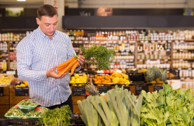 Морковь в Украине подорожала в три раза: производители назвали причины роста цен на популярный овощ