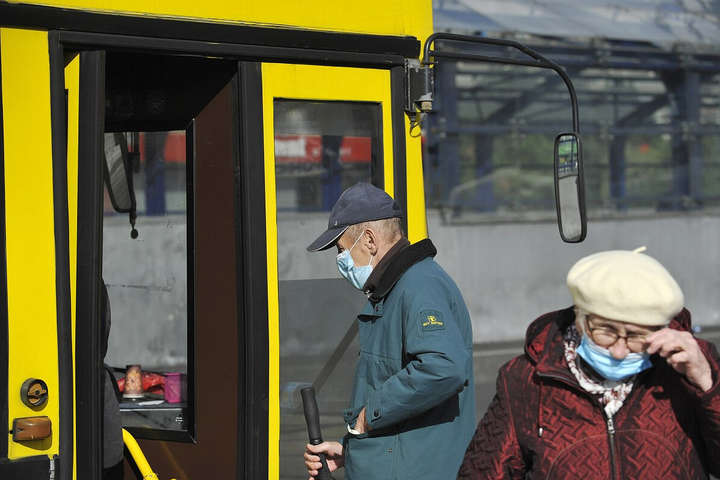 Переселенцям в Україні хочуть зробити безкоштовний проїзд: як скористатися пільгою