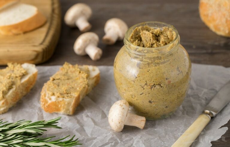 Паштет із грибів: як приготувати смачну намазку на хліб та начинку для випічки - today.ua