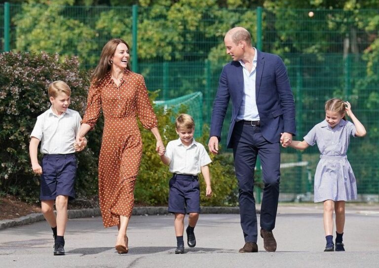 Найкраще вбрання для мами на 1 вересня: Кейт Міддлтон із чоловіком відвела дітей до нової школи - today.ua