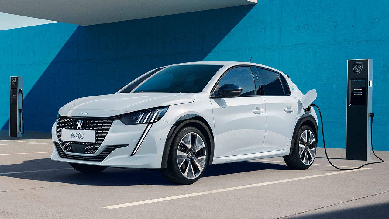 Новый Peugeot e-208 получил запас хода в 400 км