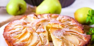 Пирог с грушами и творогом: рецепт ароматной выпечки с сочной начинкой на завтрак  - today.ua