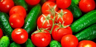 Ціни на помідори та огірки стали захмарними: стало відомо, коли овочі подешевшають - today.ua