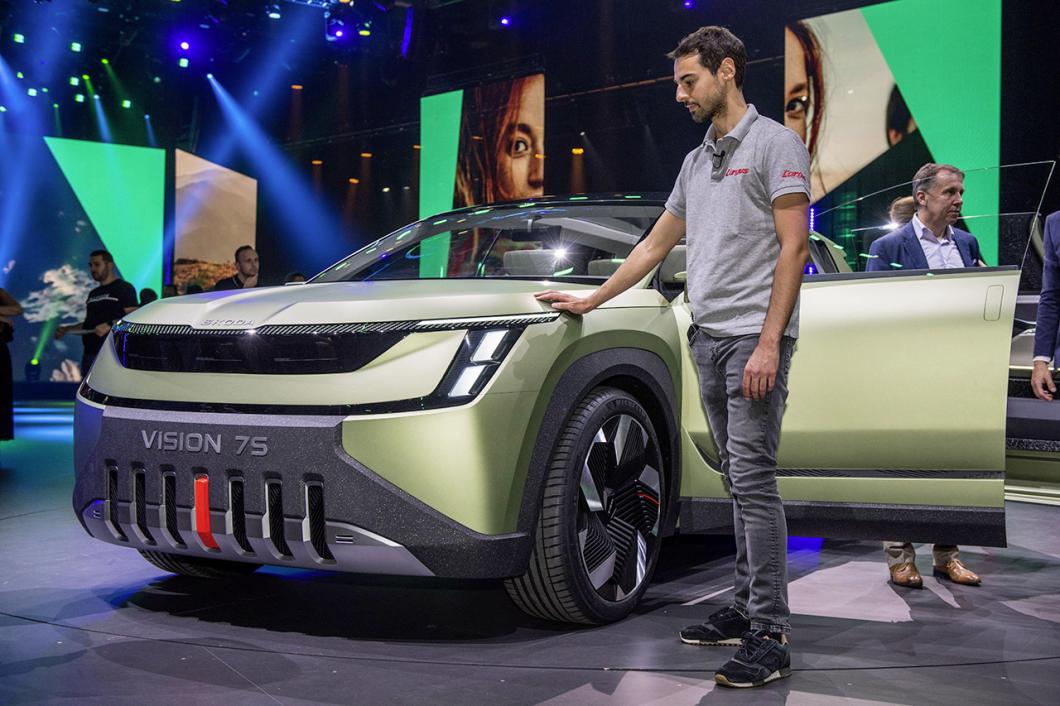 В Праге показали новый семиместный кроссовер Skoda
