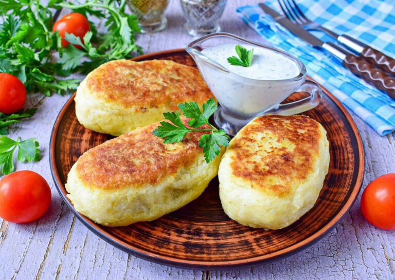 Что добавить в картофельные зразы, чтобы они не разваливались: идеальный рецепт сытного блюда на завтрак - today.ua