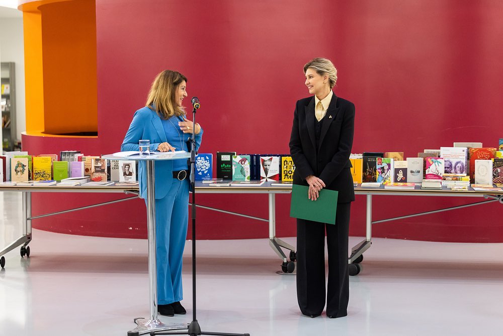 “Перша леді Європи!“: Олена Зеленська у трендовому костюмі з брюками-палаццо викликала фурор у Німеччині 