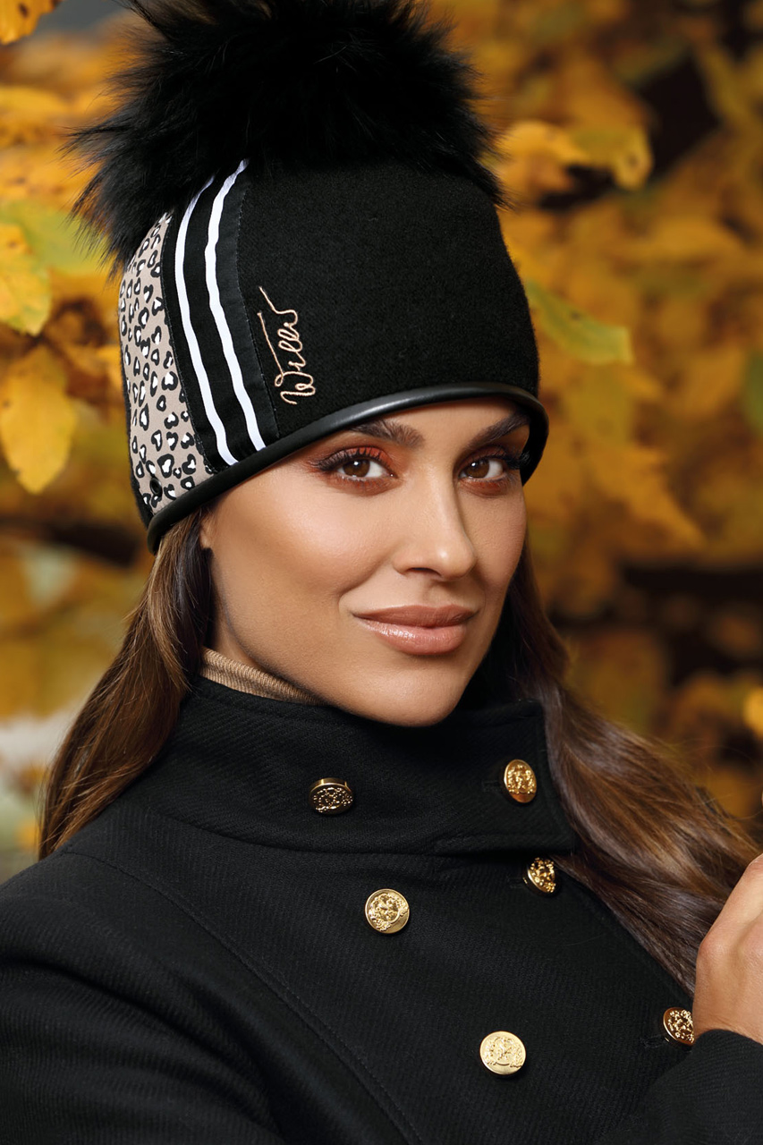 Вышли из моды: четыре шапки, от которых лучше избавиться в 2022 году - today.ua